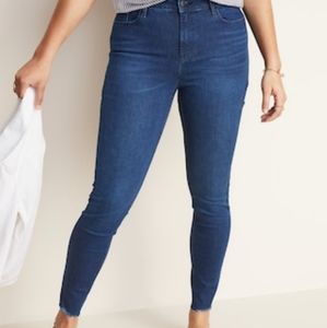 old navy rockstar super skinny raw hem ankle jean size 6
